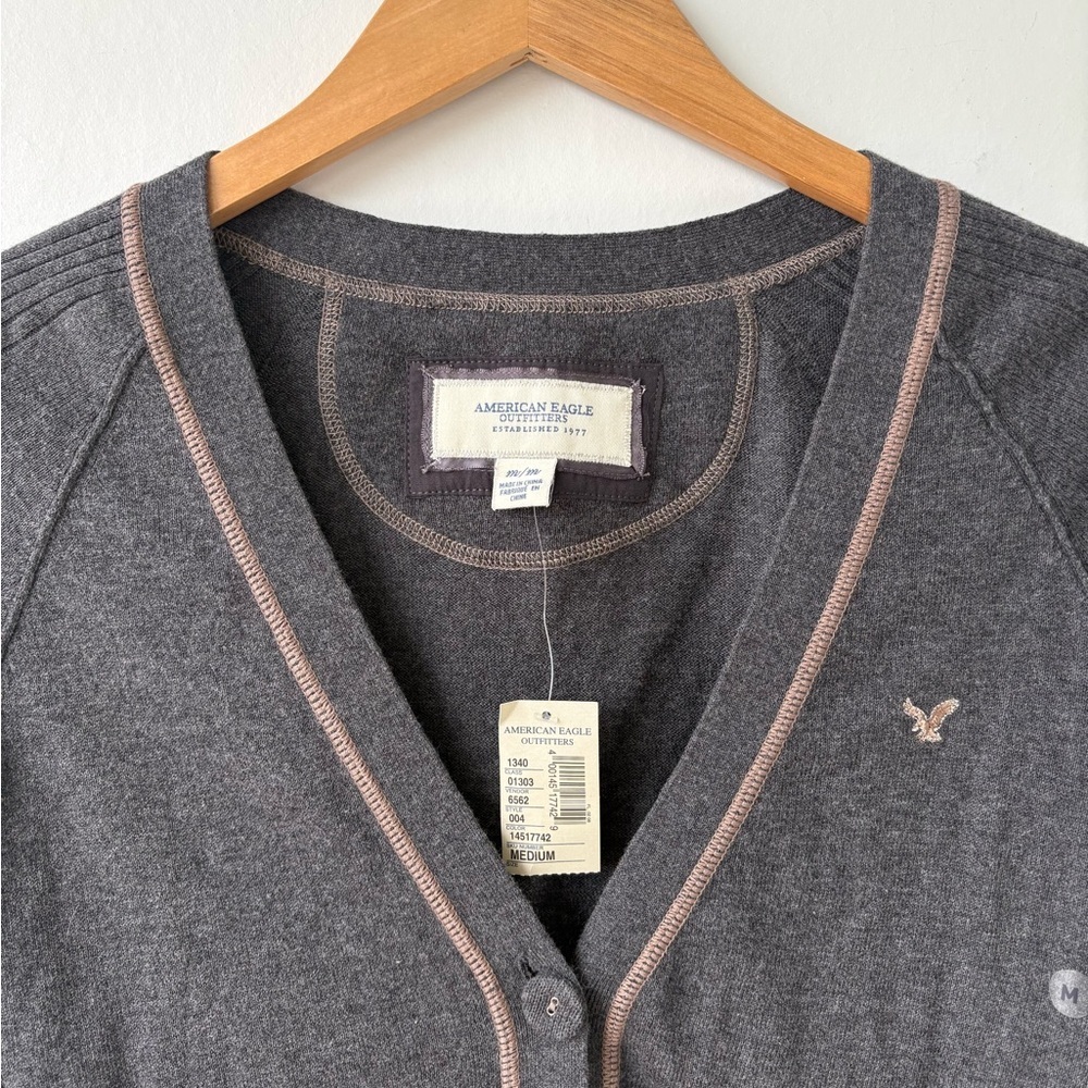 American Eagle Gray Fitted Cardigan Button Front Medium NWT - Picture 5 of 7